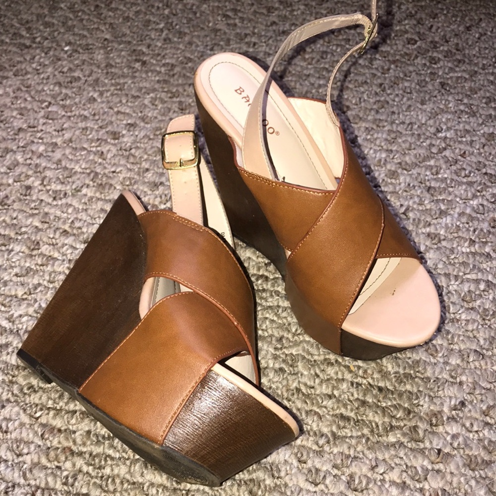 Camel wedges